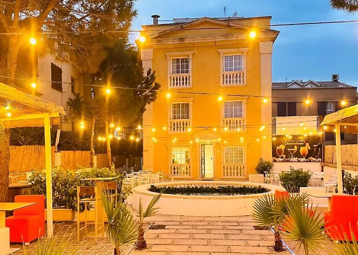 Отель Serenity By Pandora